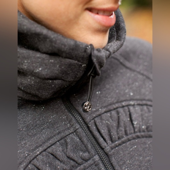 Lululemon Cuddle Up Scuba Hoodie - Heathered Grey - Picture 3 of 7